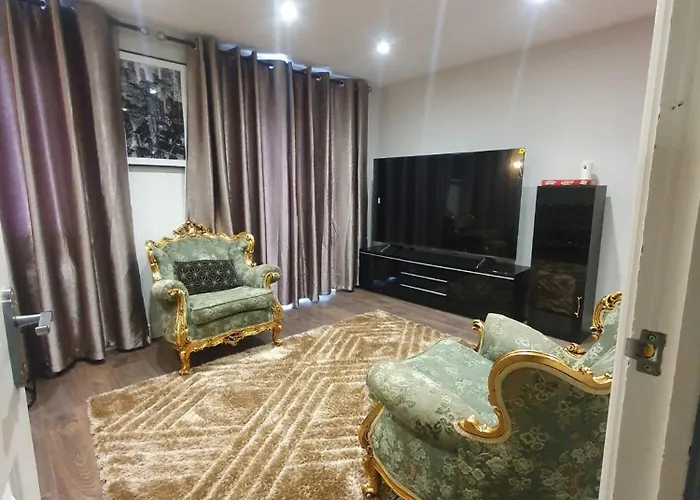 Crestfield Lodge