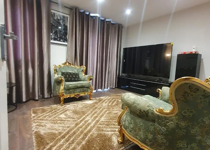 Crestfield Lodge